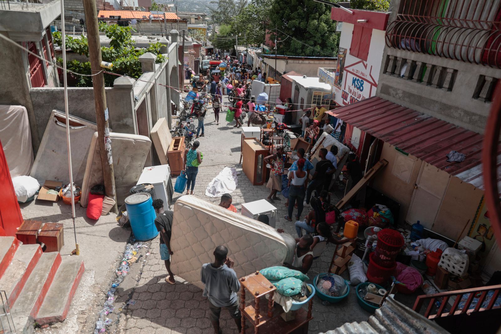 Лидер банды призывает население к восстанию - и угрожает Западу
