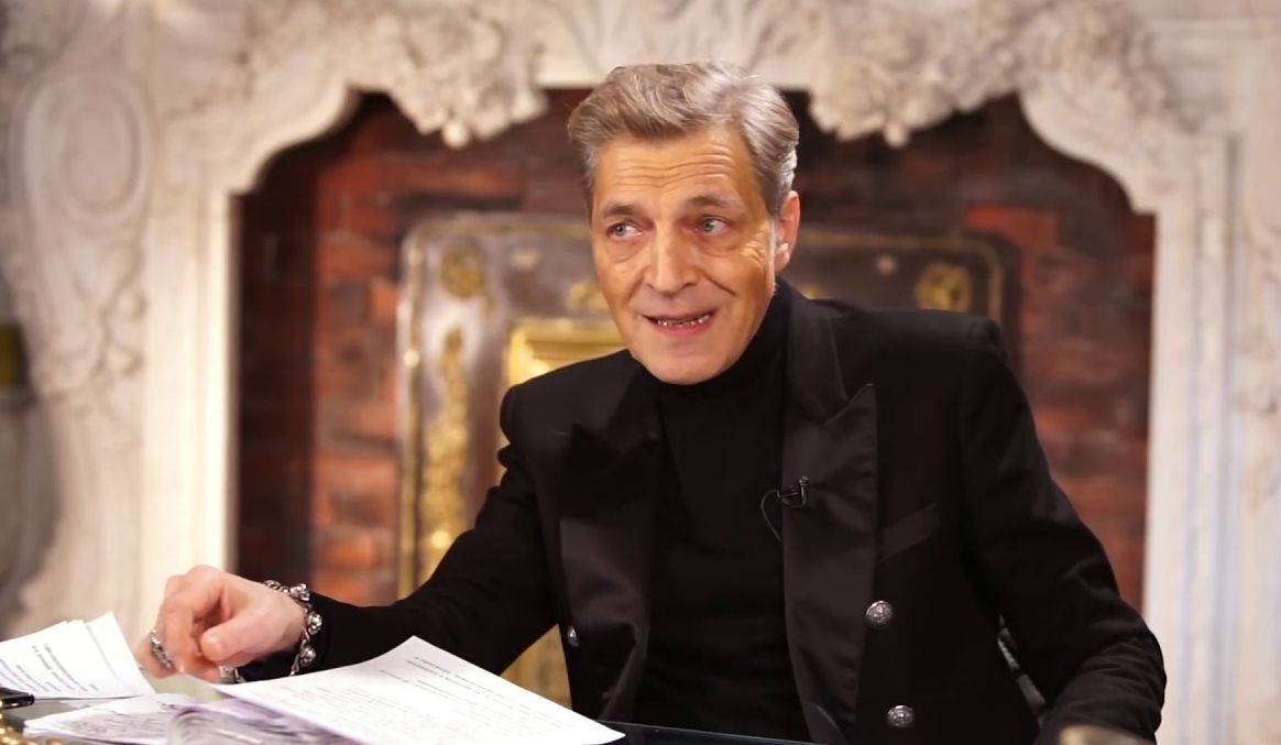 Александра Глебовича опять унесло