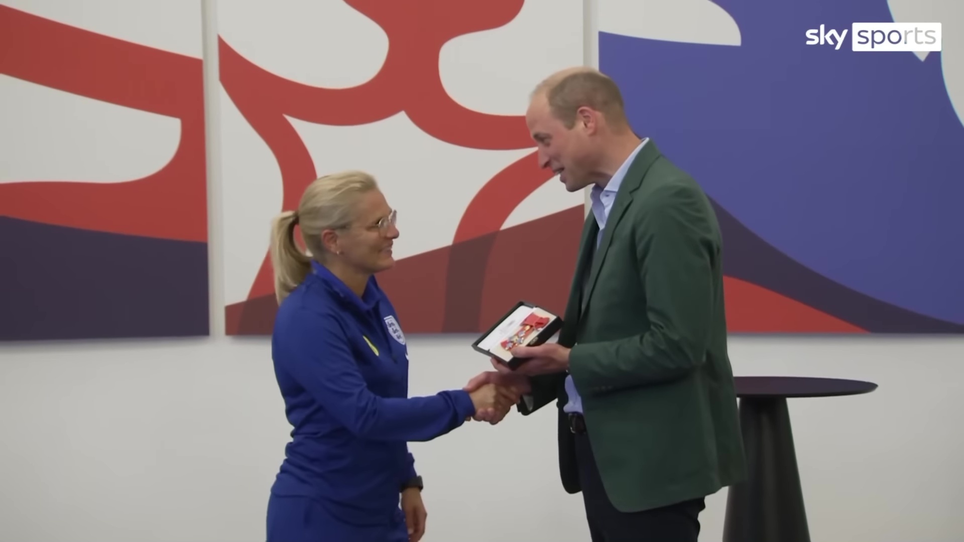 Мужскую сборную Англии по футболу может возглавить женщина