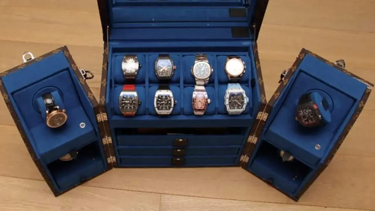 Десять иностранцев арестованы, а в Сингапуре конфисковано 735 миллионов долларов наличными и имуществом.