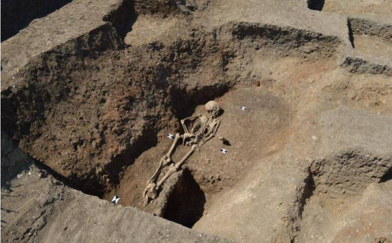 Древняя гробница была раскопана! 15-летнюю девочку «похоронили лицом вниз со связанными ногами» причина ужаса раскрыта