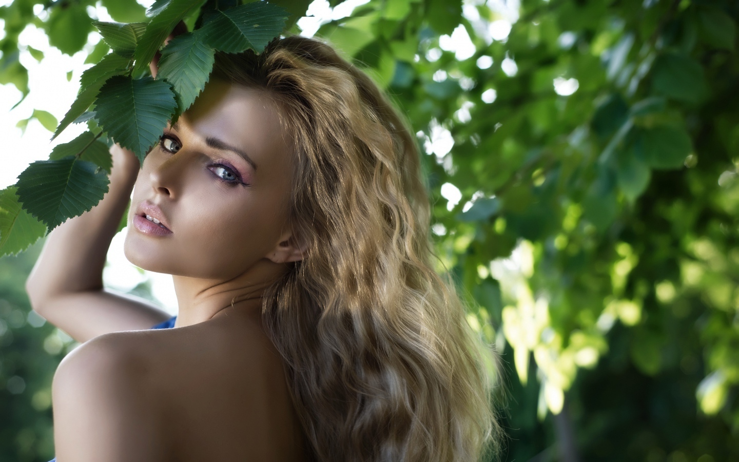 Сохранил семью и деньги, или Почему проституция иногда может быть полезна?