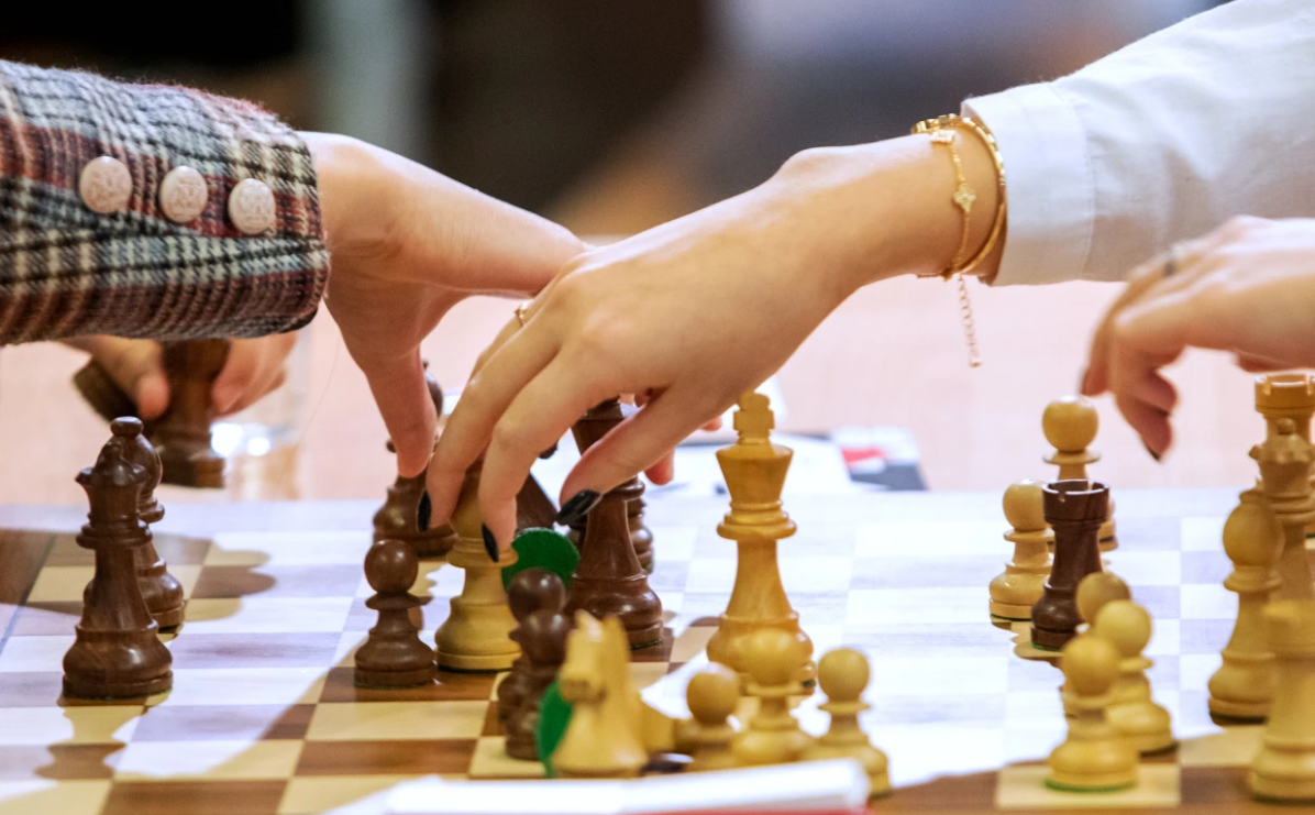 Мировые шахматы запрещают транс-женщинам участвовать в женских соревнованиях
