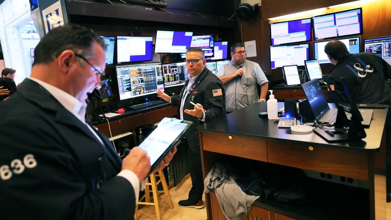 Почему инвесторы в акции внезапно так испугались