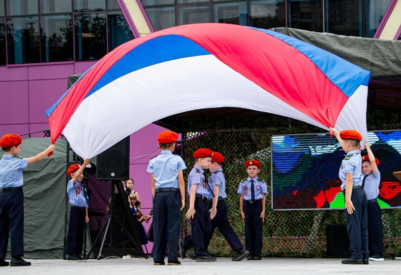 Как на Дальнем Востоке отметят День Российского флага