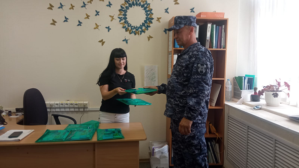 В Башкирии росгвардейцы приняли участие в благотворительной акции «Помоги собраться в школу»
