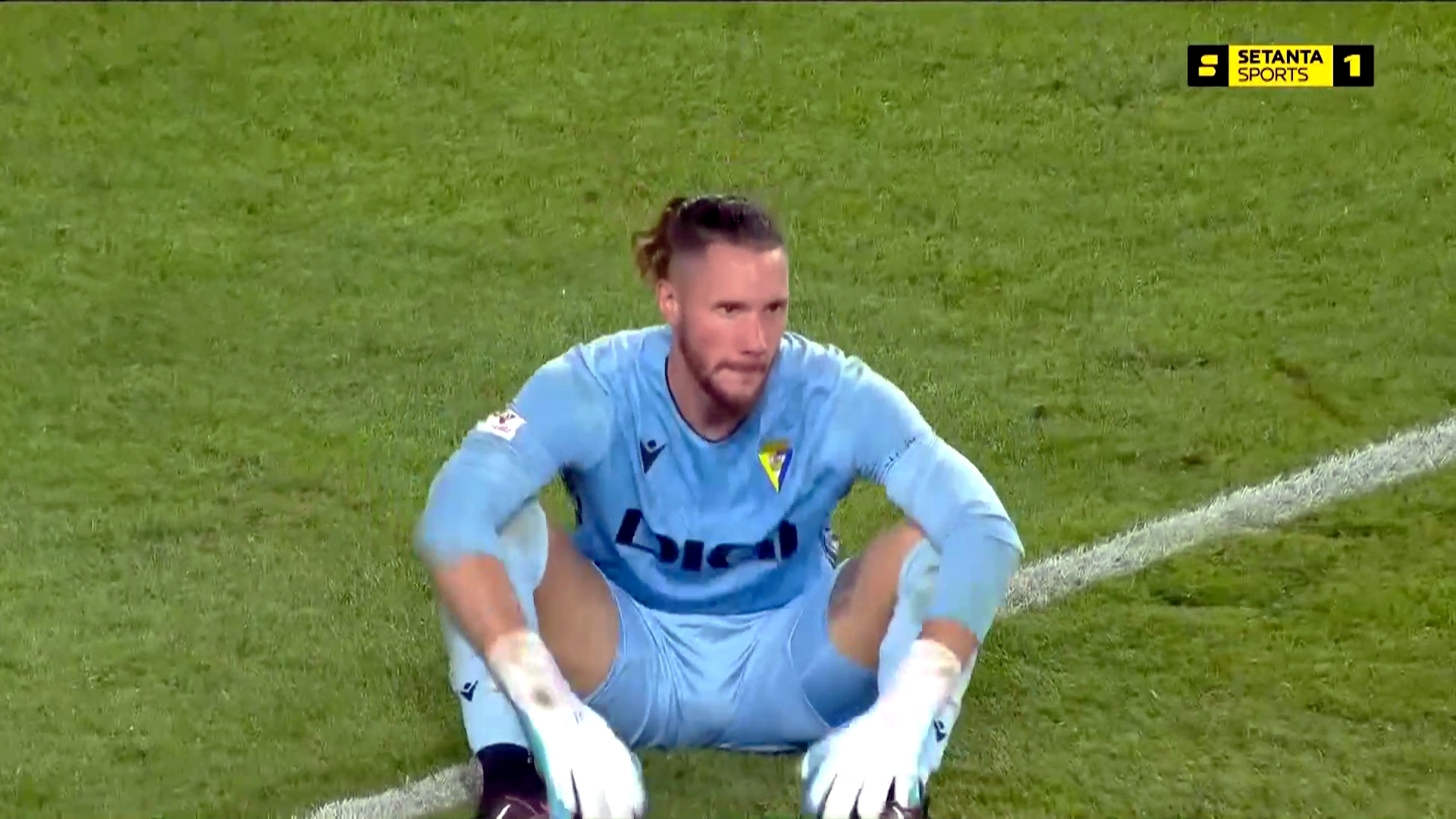 "Барселона" побеждает скромного соперника с огромным трудом