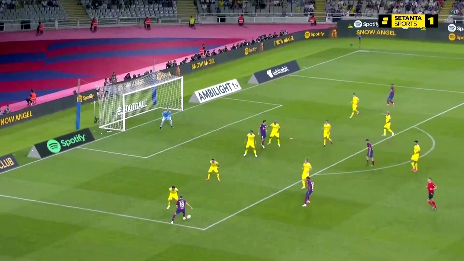 "Барселона" побеждает скромного соперника с огромным трудом