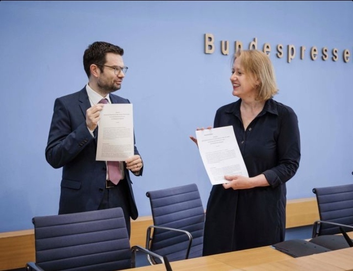 Профсоюз против - светофор сам себя хвалит