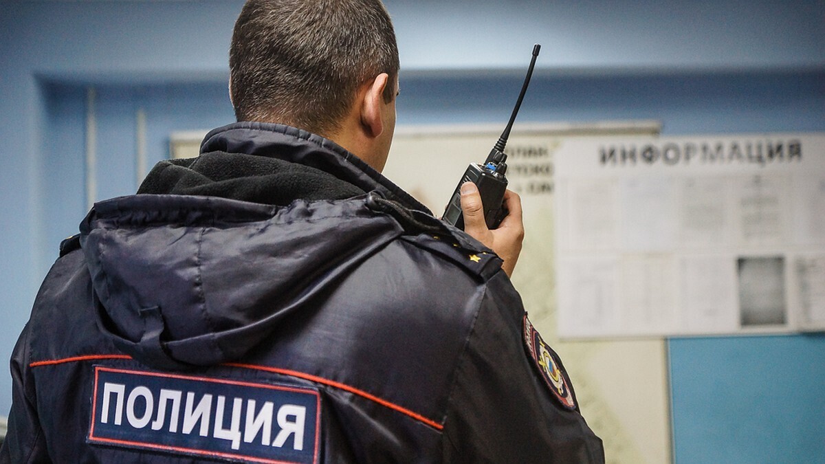 "Трагическое происшествие в Свердловской области: трое детей найдены в квартире с телами родителей"