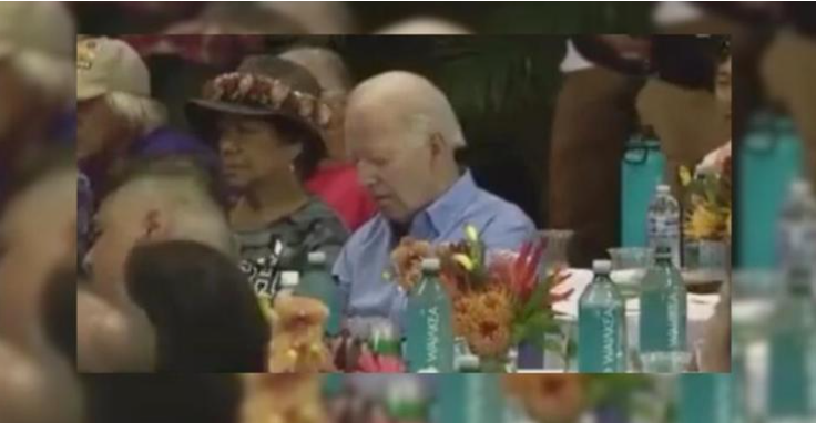 Пожары на гавайях: Джо Байдена обвинили в том, что он заснул во время чествования памяти жертв