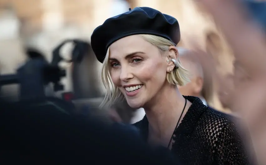 «Я старею!» Шарлиз Терон ответила тем, кто думает, что она тайно делала пластические операции