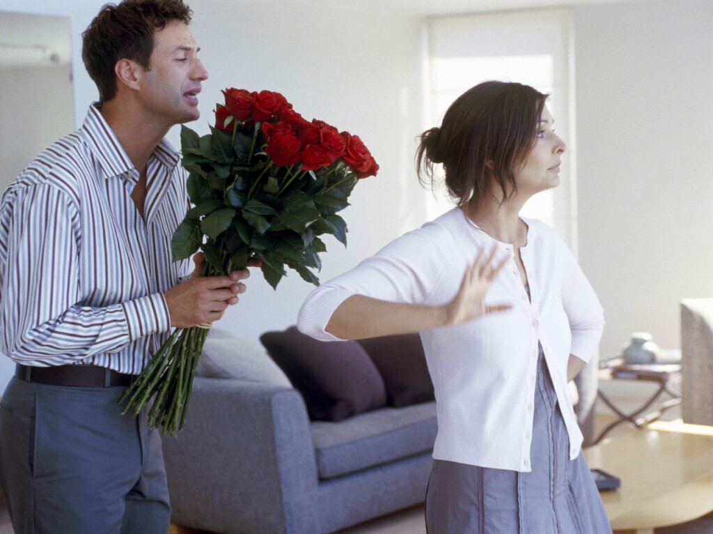 Выпрашивать деньги у любовника не только аморально, но и запрещено законом. Когда любовницу обяжут вернуть любовнику деньги?