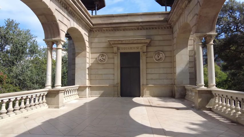 Конец августа - сентябрь 2023 Туризм в Барселону