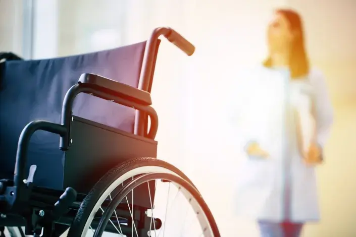 Во все тяжкие: учительнице с синдромом запертости вернули голос через ИИ