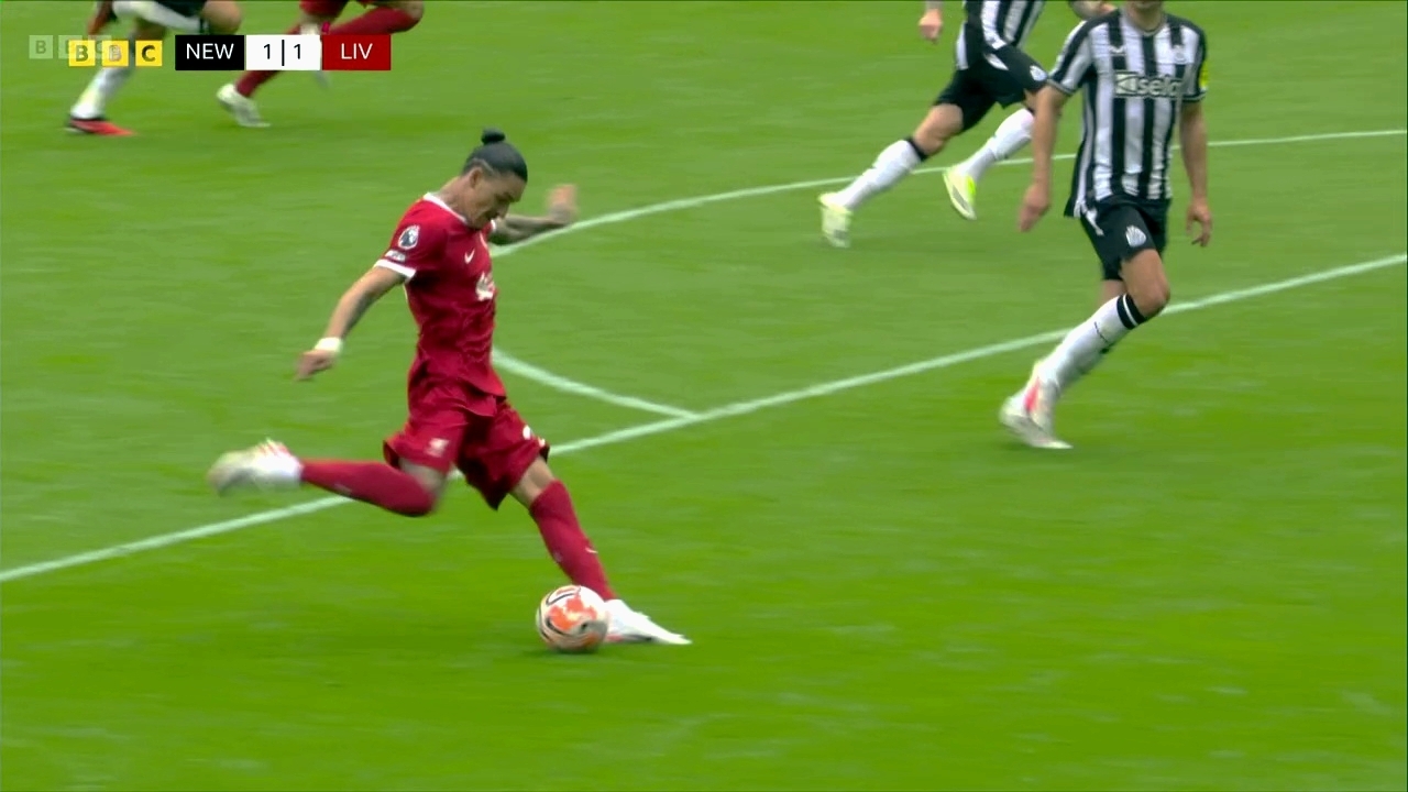 Ещё один супер-камбэк в АПЛ. Ливерпуль вдесятером одолел сорок в последнем (?) матче Салаха