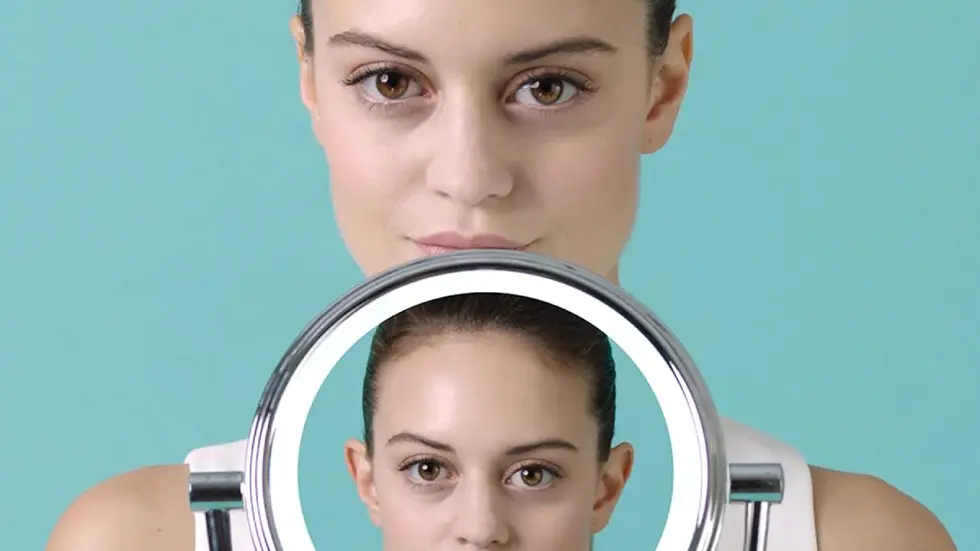 «Невидимый» консилер для ушей, который захлестнул Amazon