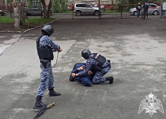 В Новосибирской области Росгвардия приняла участие в единых учениях по отработке действий при ЧС на объектах образования