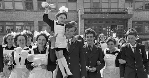 А нужны ли детям школьные "линейки" или это "допотопная" практика?