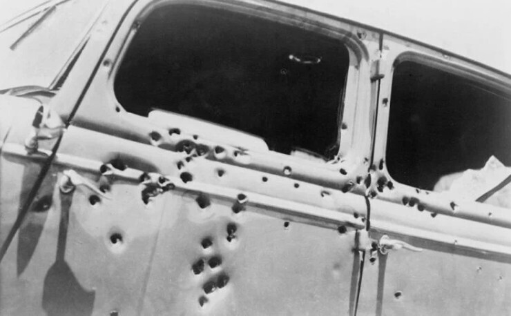 Бонни и Клайд. Убийцы и любовники. За их бегством следила вся Америка