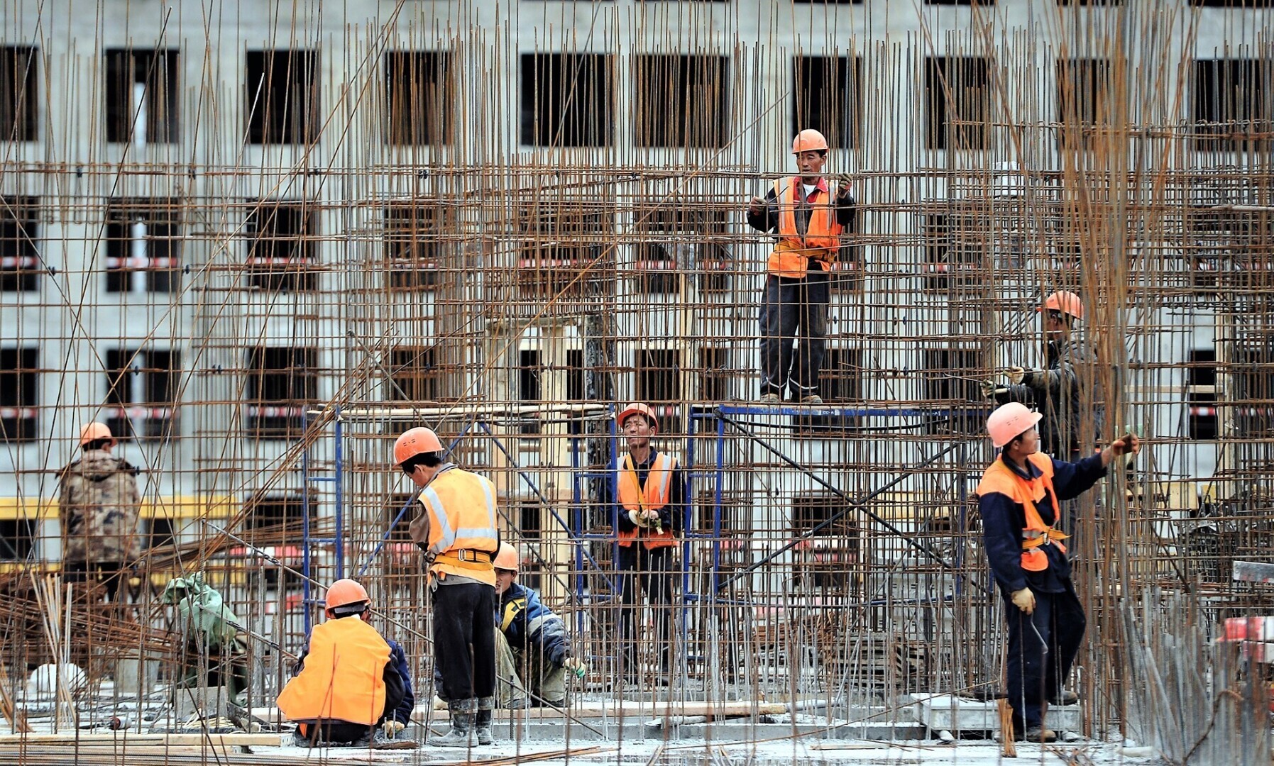 Как правильно использовать труд мигрантов в России: национально ориентированный подход.