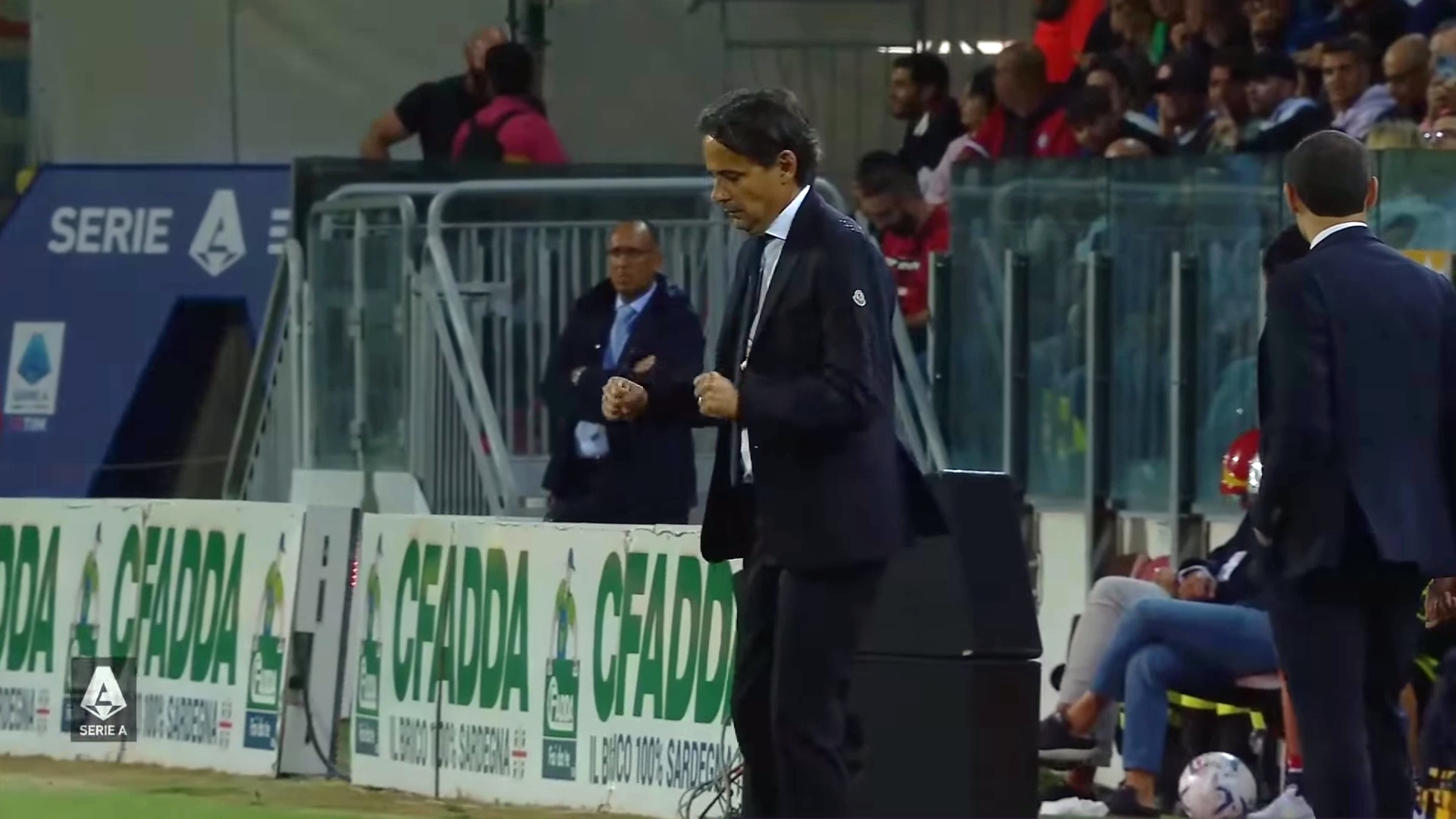 Старт по-милански. У красно-чёрных лучшая атака, у чёрно-синих безупречная оборона