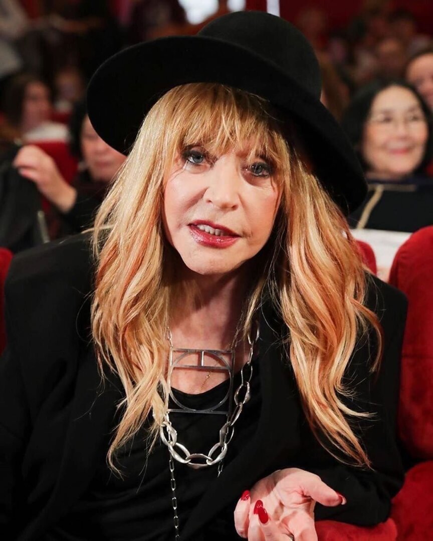 "Газпром межрегионгаз Москва отменяет иск против Пугачевой"