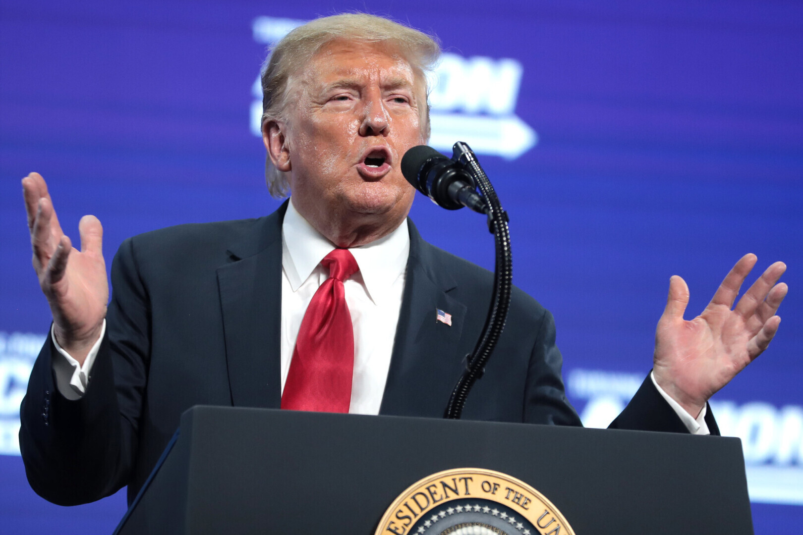 Трамп: Фашисты во власти превращают США в банановую республику