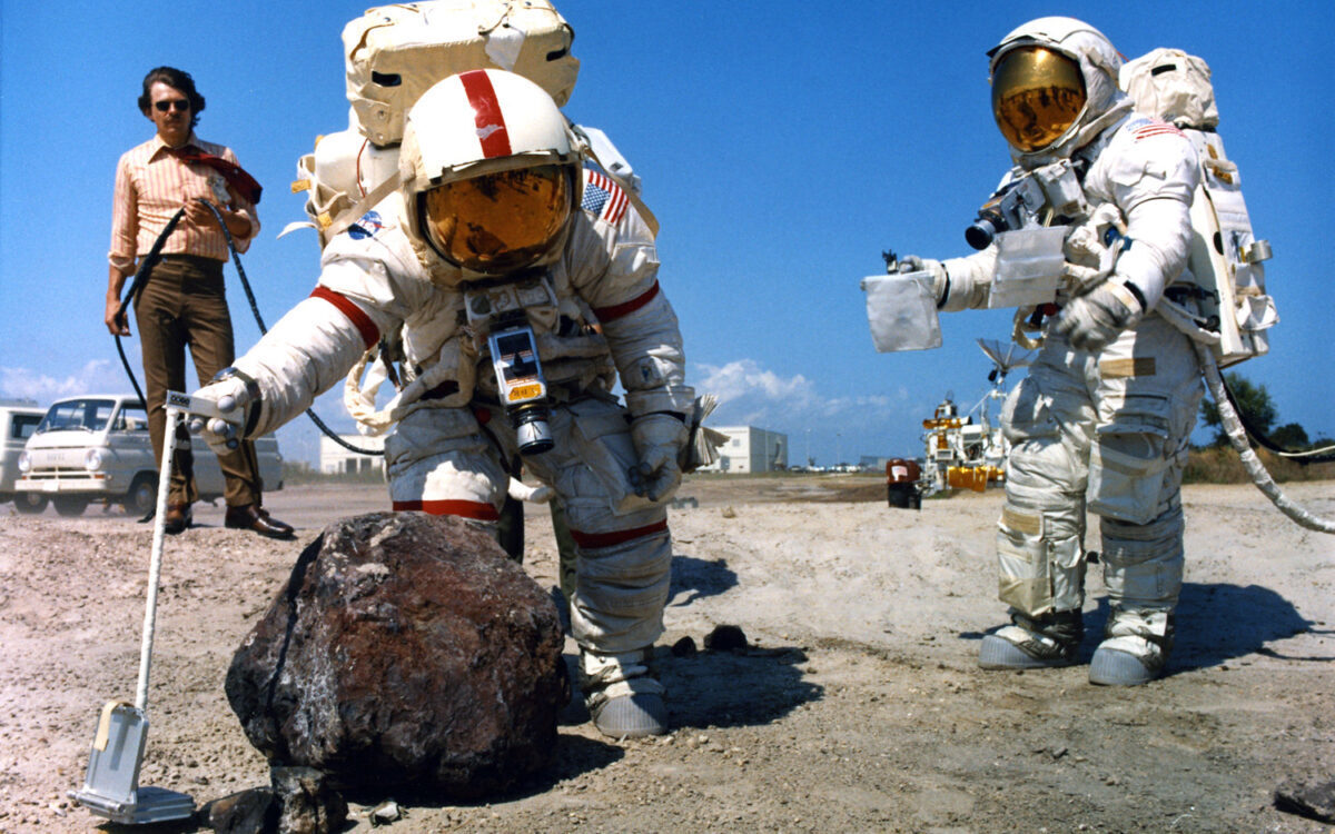 Шесть миссий "Аполлон"