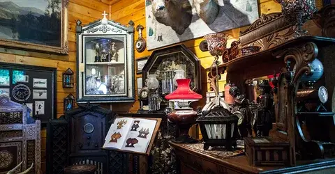 Как отличить настоящий антиквариат от подделок на блошином рынке