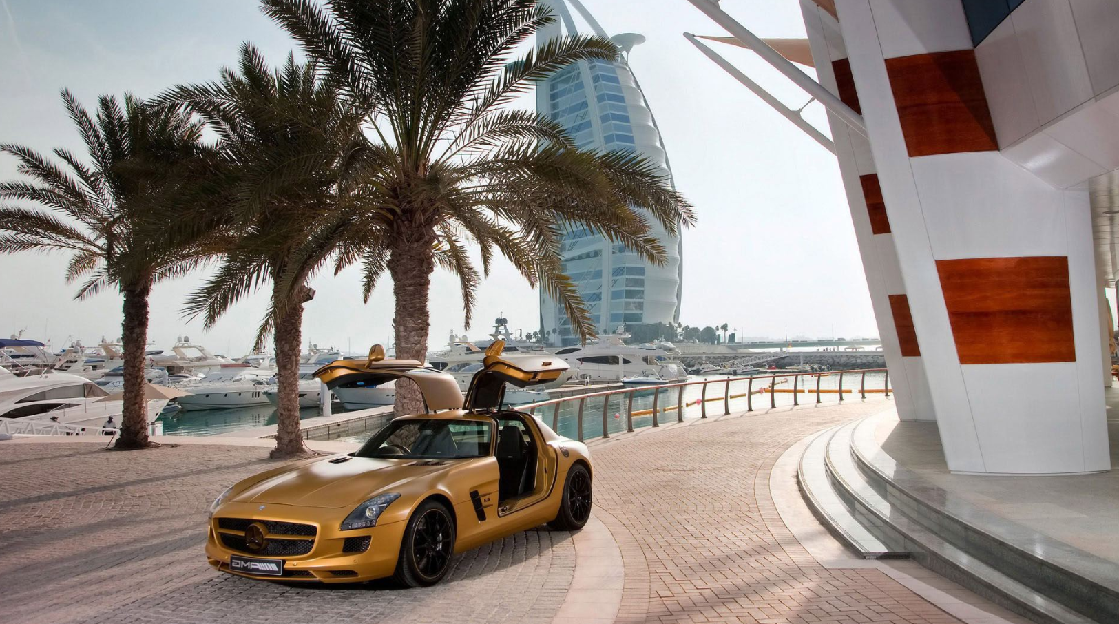 А4 в дубае. Mercedes Benz AMG Dubai. SLS Дубай. Mercedes AMG SLS Desert Gold. Дубай Mercedes Benz Дубай Mercedes Benz.