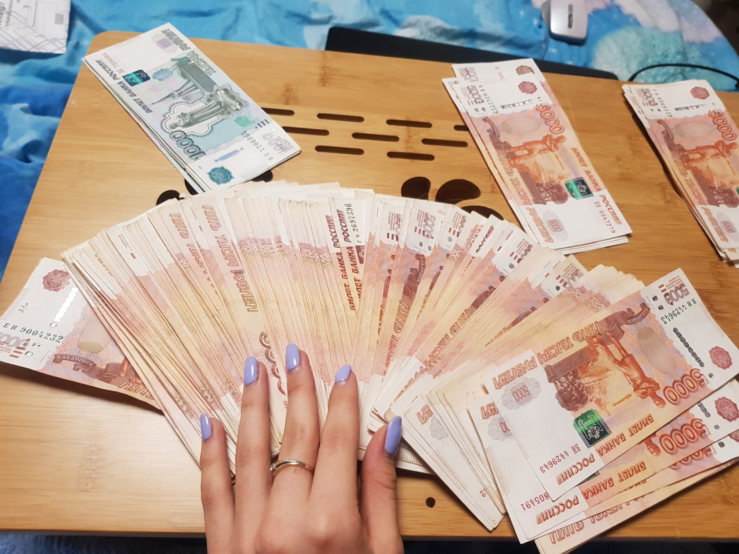 «Масло на хлебушек больше не помажешь»: инфляция съела все сбережения россиян. Что делать, чтобы не потерять последнее?