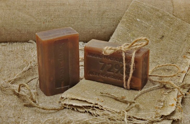 Хозяйкам на заметку: 40 способов применения хозяйственного мыла, о которых мало кто знает