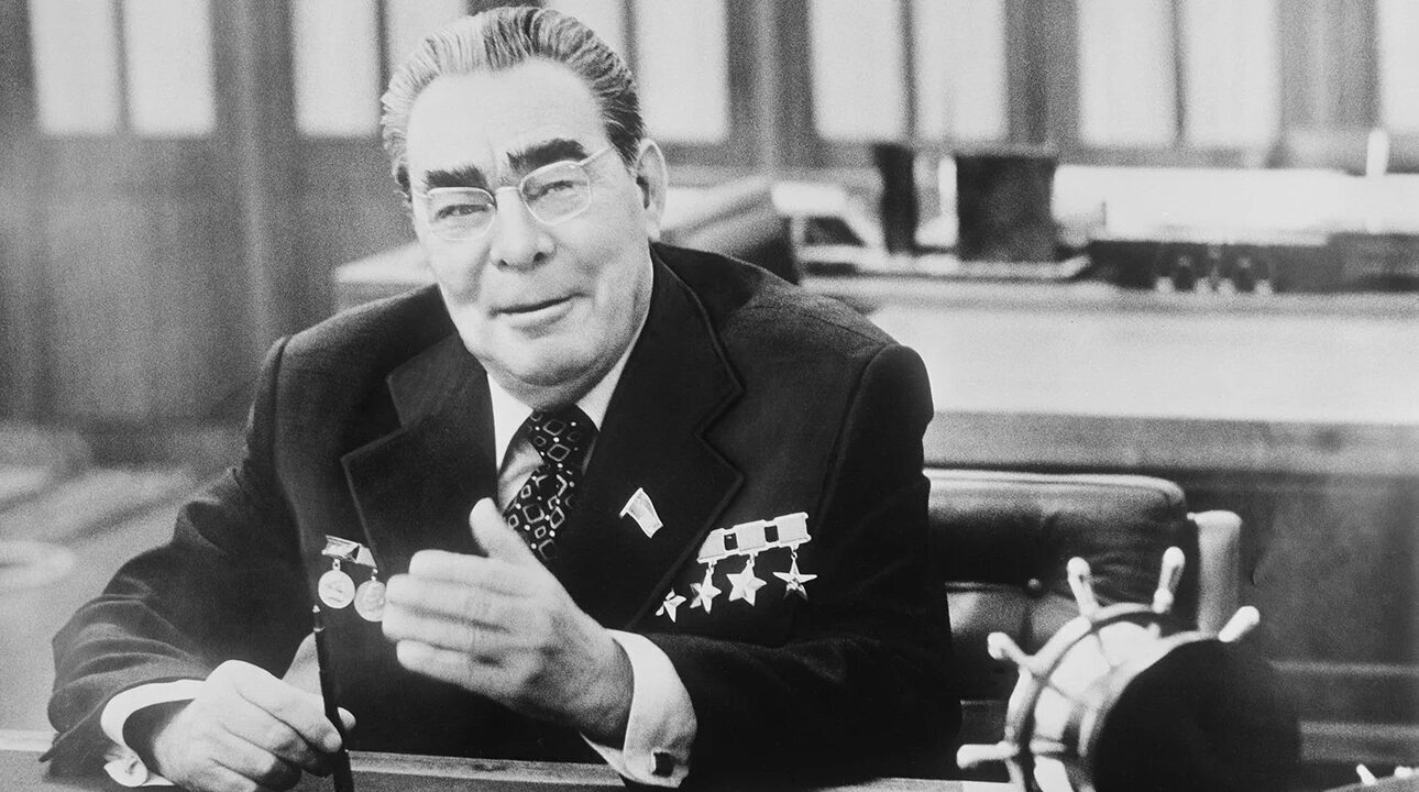 Леонид Брежнев это эпоха "застоя" или "процветания"