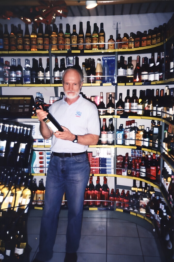 Дело было в тропиках: как я стал нелегалом, который работал вполне официально