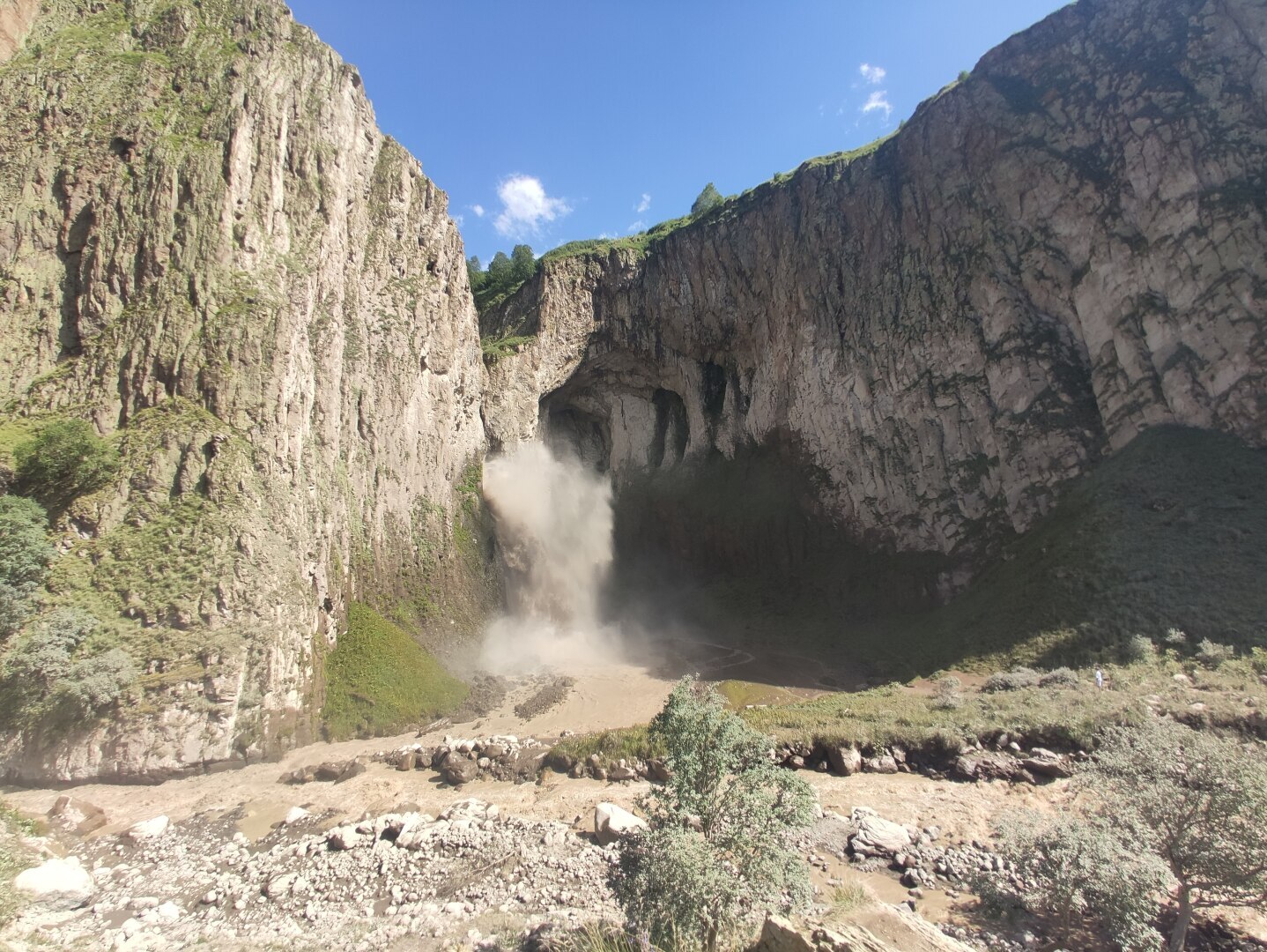 Почему не из каждой горной реки можно набрать кристально чистую воду