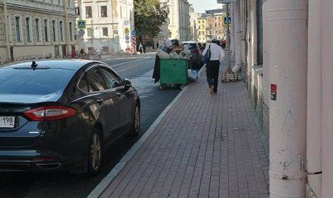 НЭО в СПб пришёл. Мусор в город он принёс!