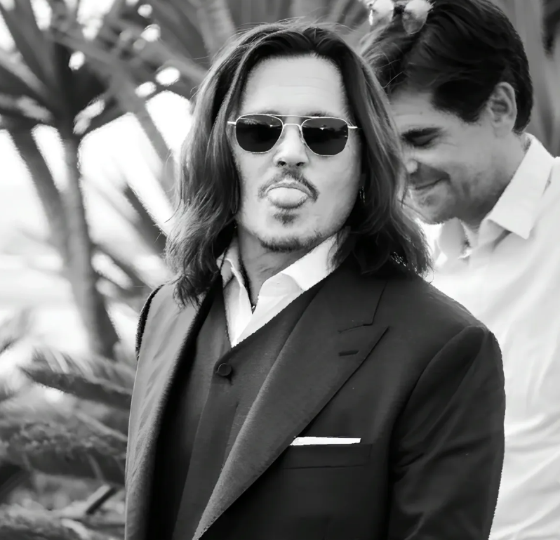 🙏 «Оставьте нас в покое!» Звезду «Уэнсдэй» Дженну Ортега подозревают в тайных отношениях с Джонни Деппом –нелепые слухи всколыхнули западные СМИ 💬