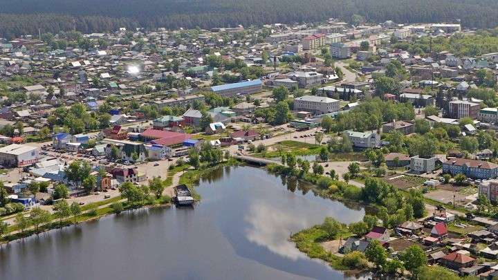 Где лучше жить пенсионерам: в городе или деревне