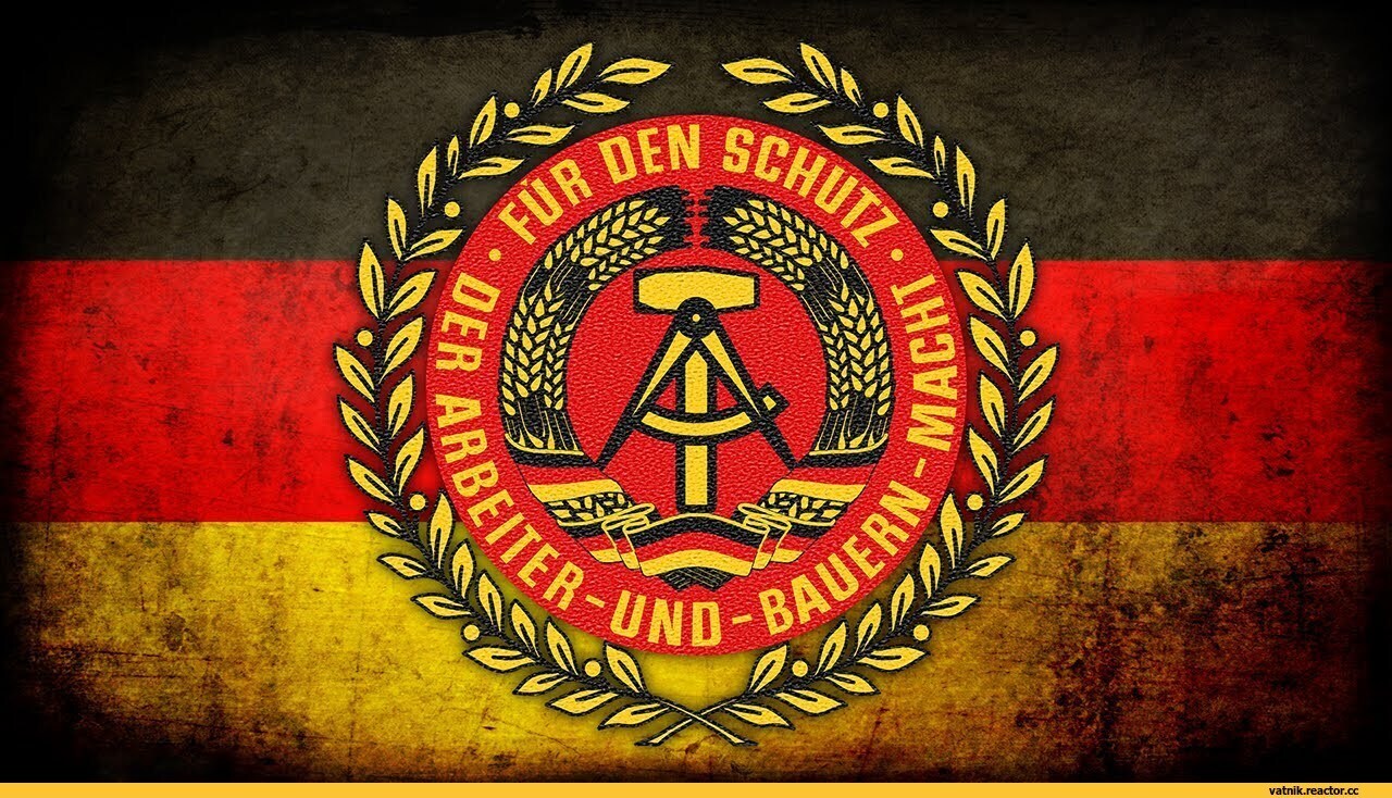 Гдр. Флаг ГДР. Флаг социалистической Германии. Флаг нна ГДР. Флаг ГДР обои.