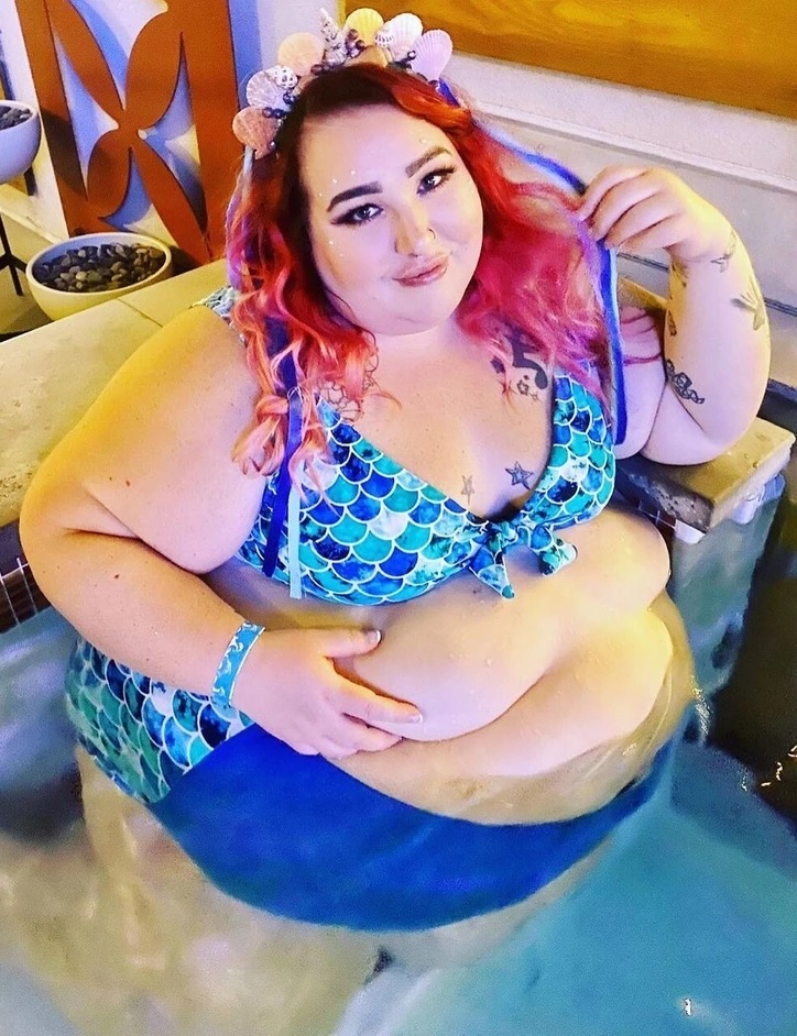 Plus-Size опровергла мнение людей которые не ловко чувствуют себя в бикини