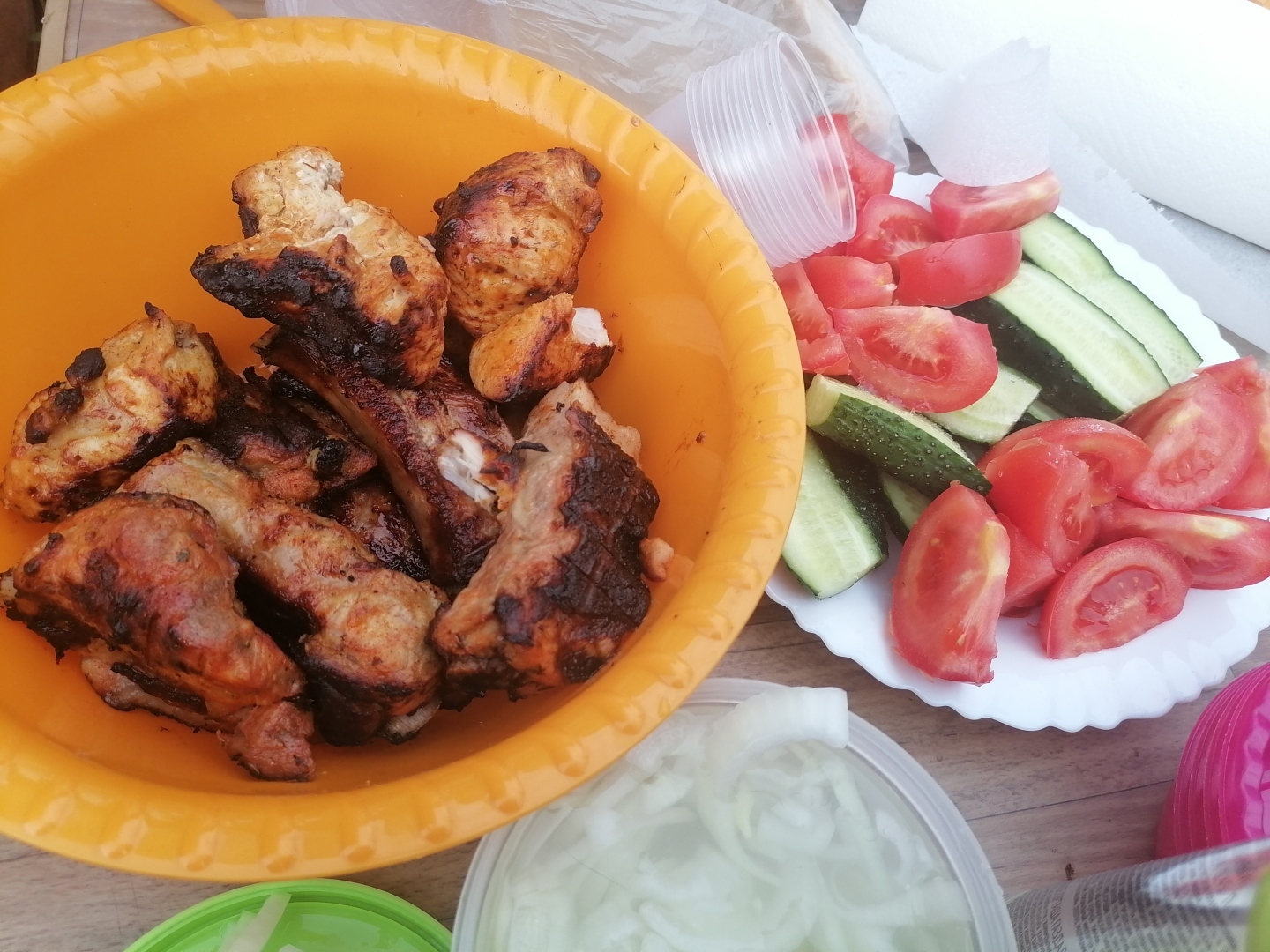 Где лучше жить пенсионерам: в городе или деревне