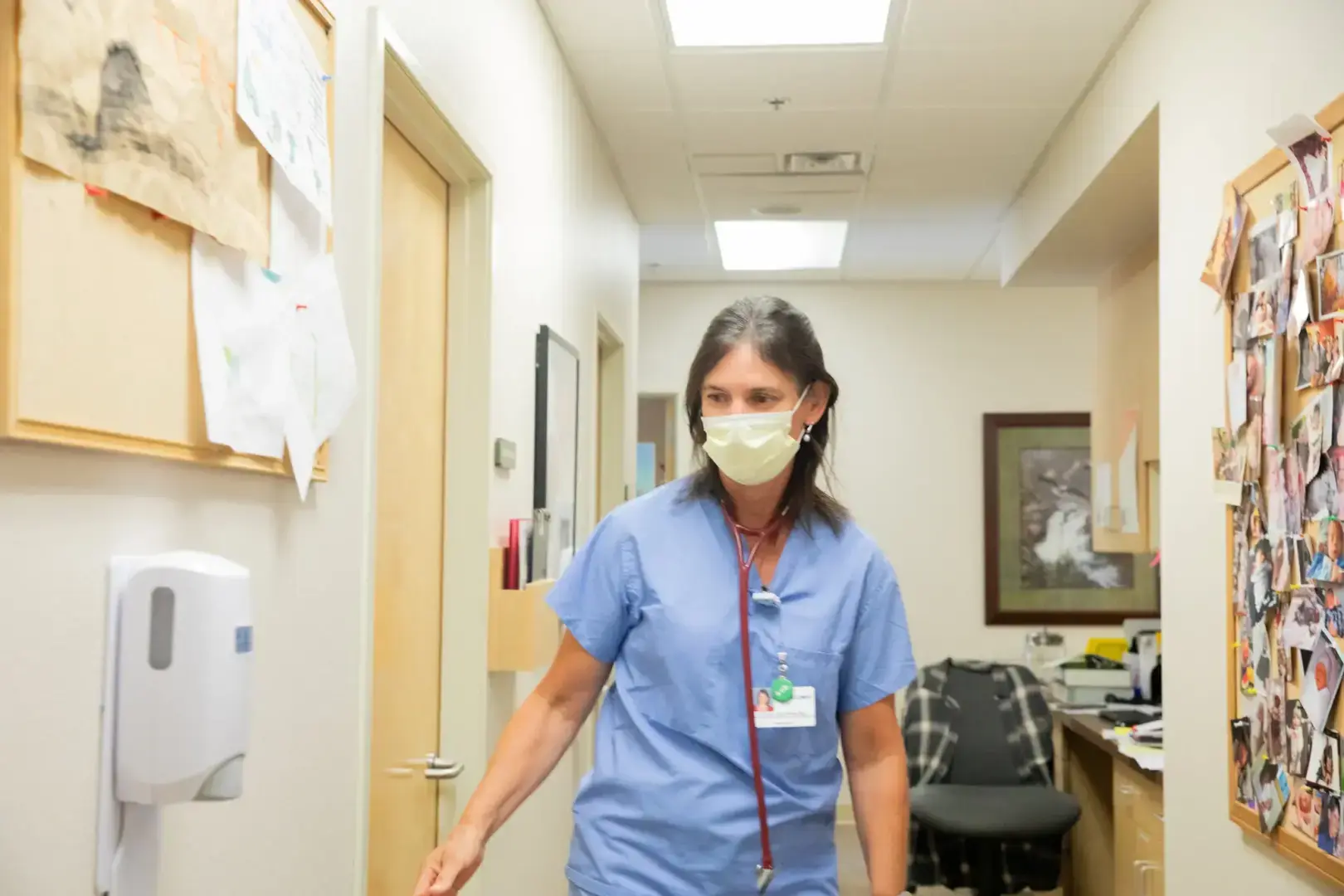 Поскольку законы об абортах вытесняют акушеров из красных штатов, страдает охрана материнства