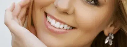 Что вредит белизне зубов? Узнайте причины!