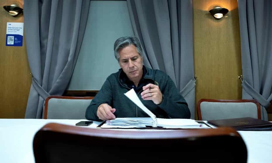 Энтони Блинкен прибыл в Украину с неожиданным визитом