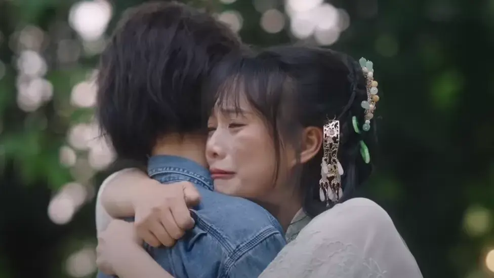 Английский музей: запутанный боевик TikTok увеличивает лозунги к возврату артефактов