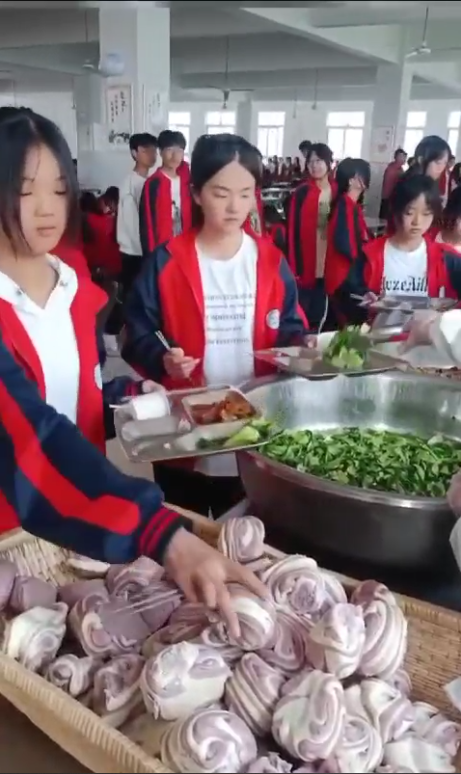 Как учатся китайские школьники. Весьма интересно.