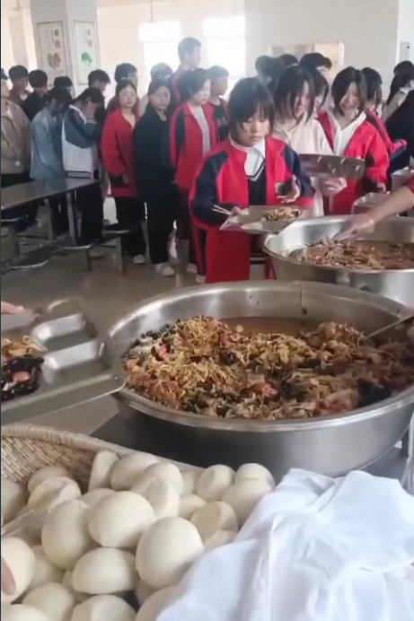 Как учатся китайские школьники. Весьма интересно.