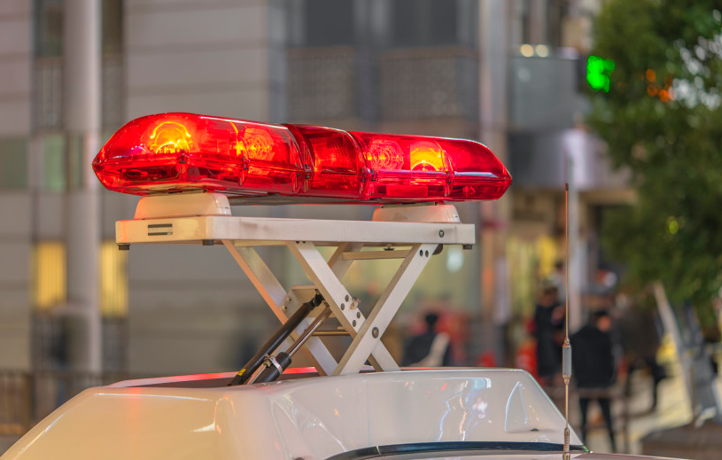 14-летнюю девочку арестовали за смертельное ножевое ранение матери дома