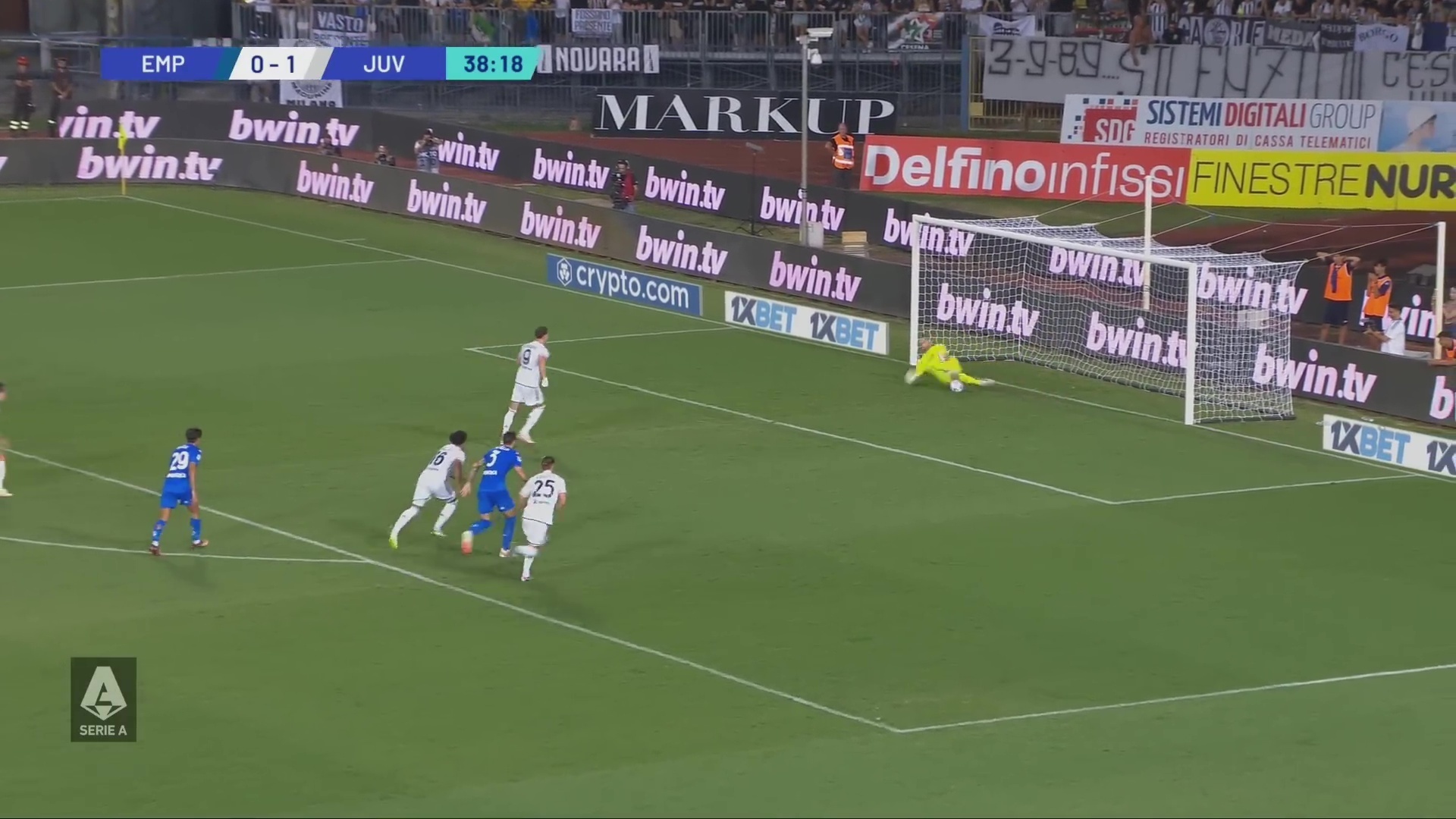 "Ювентус" подбирается к лидерам